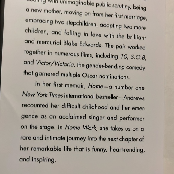 Julie Andrews Autobiography Home and Home Work - Picture 4 of 11